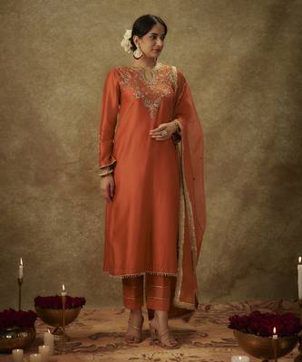 Seraya orange hand woven chanderi slik suit set with zardozi embrodiery 2