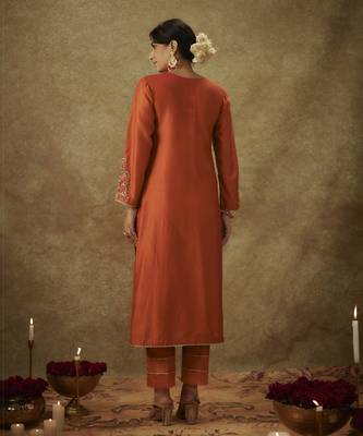 Seraya orange hand woven chanderi slik suit set with zardozi embrodiery 4