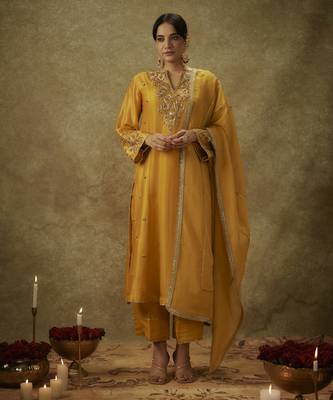 Aira yellow hand woven chanderi slik suit set with zardozi embrodiery 1