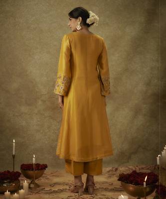 Aira yellow hand woven chanderi slik suit set with zardozi embrodiery 3