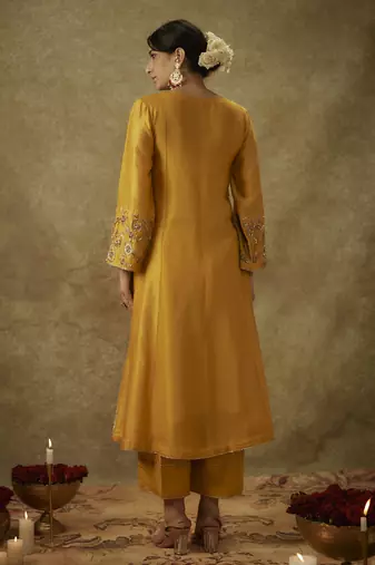 Aira yellow hand woven chanderi slik suit set with zardozi embrodiery