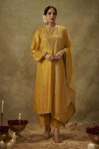 Anabia yellow hand woven chanderi slik suit set with zardozi embrodiery.