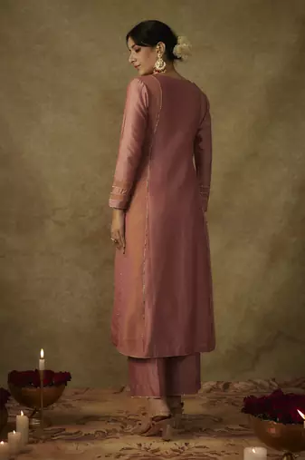 Raisa blush pink hand woven chanderi slik suit set with zardozi embrodiery.