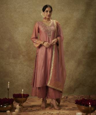Rea blush pink hand woven chanderi slik suit set with zardozi embrodiery. 2