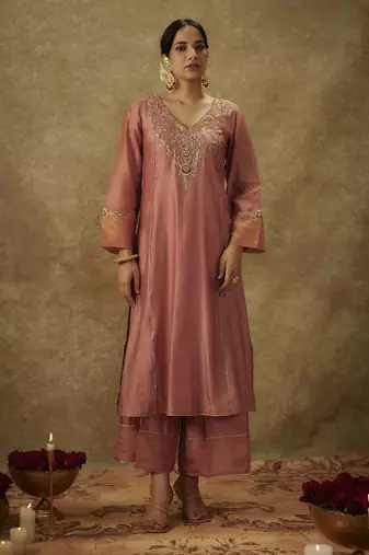 Rea blush pink hand woven chanderi slik suit set with zardozi embrodiery.
