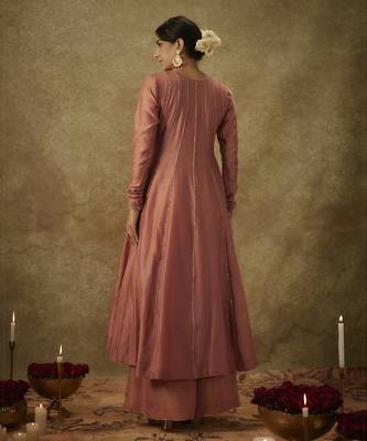 Ara blush pink hand woven chanderi slik suit set with zardozi embrodiery. 2