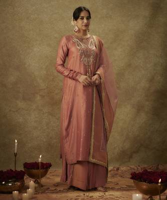 Naira blush pink hand woven chanderi slik suit set with zardozi embrodiery. 1