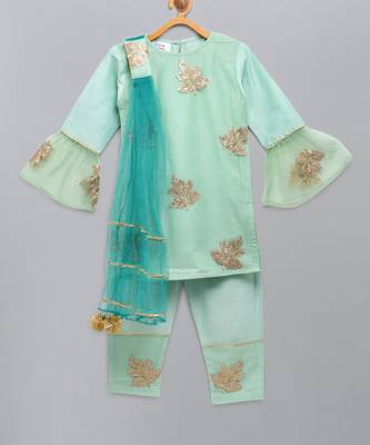 Leaf embroidered kurta pants with embroidered net dupatta 1