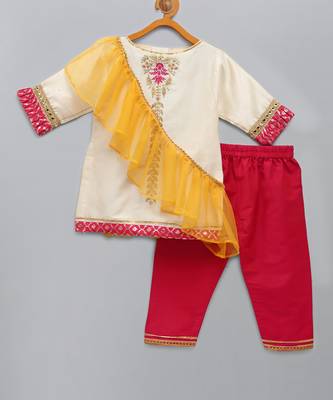 Embroidered kurta pjama with ruffeled dupatta 4