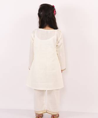 Happy holi yoke embroidered kurta pyjama 4