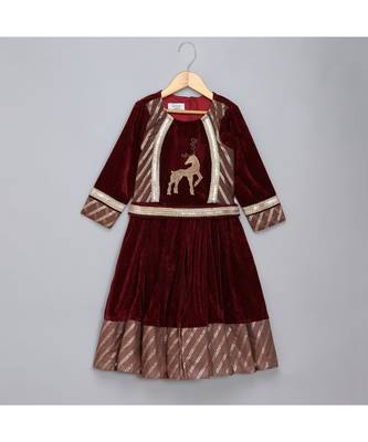 Maroon velvet embroidered anarkali pants with net dupatta 5