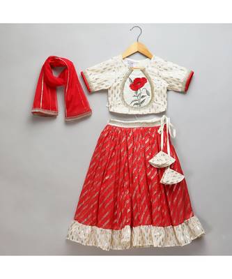 Offwhite embroidered chanderi lehnga set 1