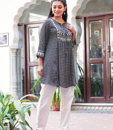 women's black polyester floral print short kurti