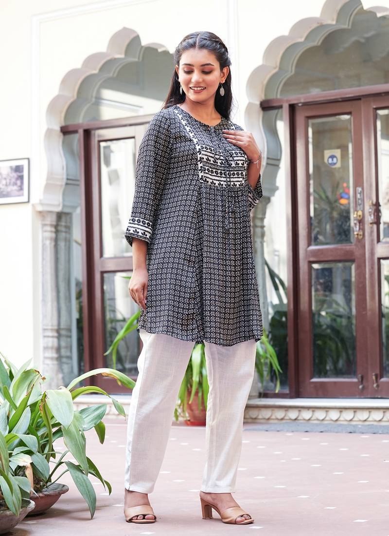 women's black polyester floral print short kurti