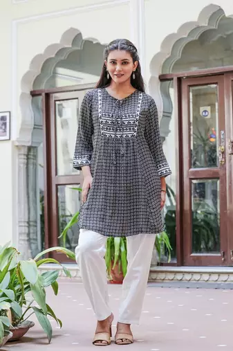 women's black polyester floral print short kurti