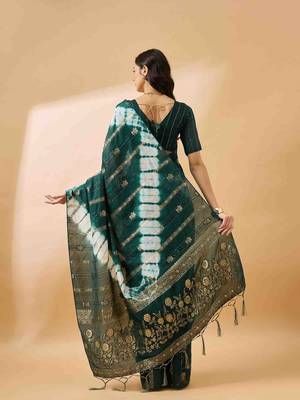 dark green jacquard design cotton saree with unstitched blouse piece 4