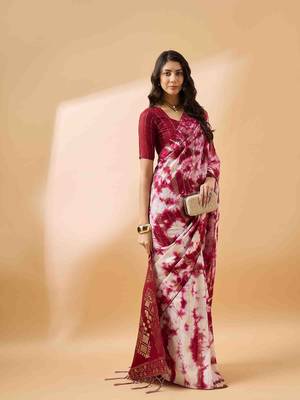 magenta jacquard design cotton saree with unstitched blouse piece 3