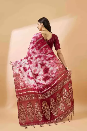 magenta jacquard design cotton saree with unstitched blouse piece
