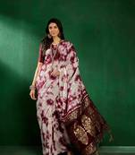 wine jacquard design cotton saree with unstitched blouse piece