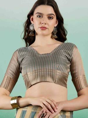 green zari woven banarasi organza saree with unstitched blouse piece 5