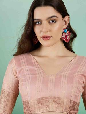 peach zari woven banarasi organza saree with unstitched blouse piece 5