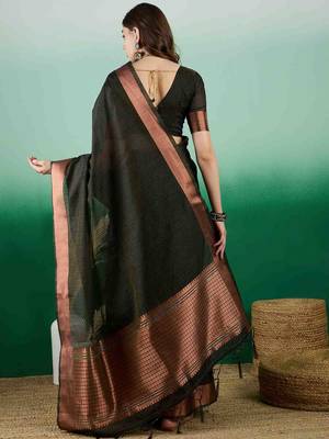 black zari woven banarasi organza saree with unstitched blouse piece 4