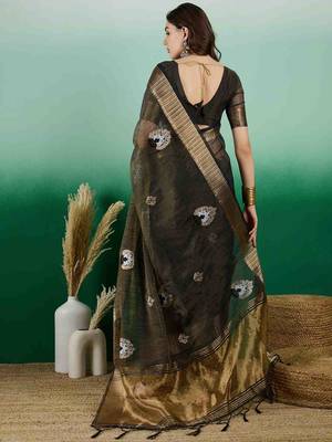 blue embroidered banarasi organza saree with unstitched blouse piece 4