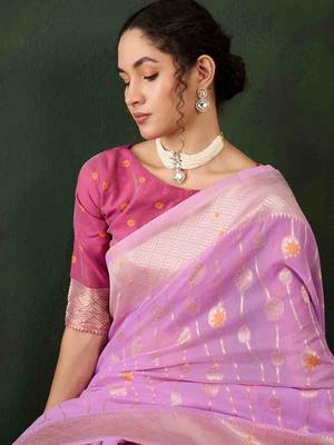 lavender jacquard design poly cotton saree with unstitched blouse piece 3