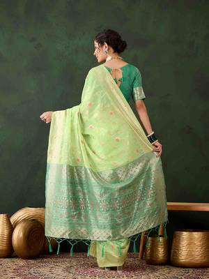 pista jacquard design poly cotton saree with unstitched blouse piece 4
