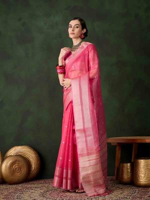 pink jacquard design poly cotton saree with unstitched blouse piece 2
