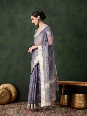 grey jacquard design poly cotton saree with unstitched blouse piece 2