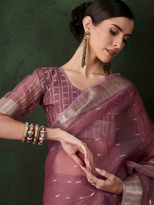 magenta jacquard design poly cotton saree with unstitched blouse piece 3