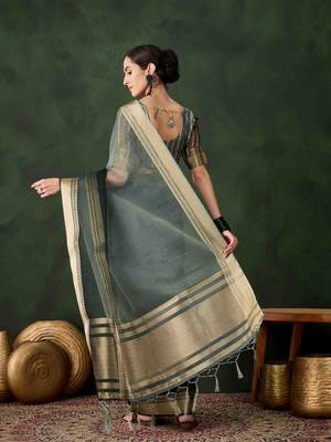 green jacquard design poly cotton saree with unstitched blouse piece 4