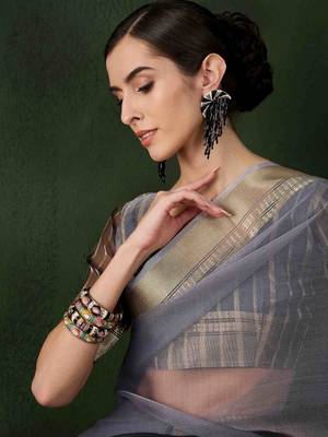 grey jacquard design poly cotton saree with unstitched blouse piece 3