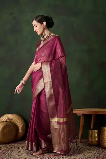 magenta jacquard design poly cotton saree with unstitched blouse piece