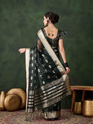 green jacquard design poly cotton saree with unstitched blouse piece 4