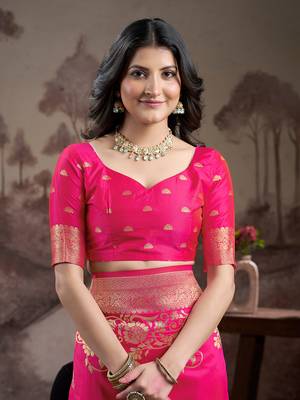Pink lichi silk blend wevon rich pallu heavy partywear saree 4
