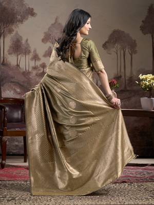Green lichi silk blend wevon rich pallu heavy partywear saree 2