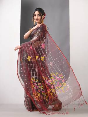 Emarald green dual tone muslin soft saree with jamdani designs 2