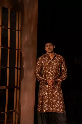 Rich looks brown men's kurta payjama with printed