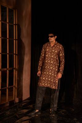 Rich looks brown men's kurta payjama with printed 4