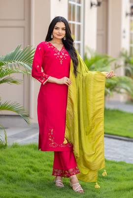 Women Ethnic Motifs Embroidered Regular Thread Work Kurti with Trousers & With Dupatta 1