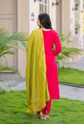 Women Ethnic Motifs Embroidered Regular Thread Work Kurti with Trousers & With Dupatta 2