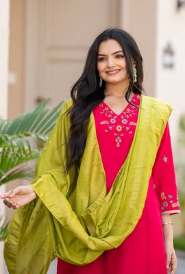 Women Ethnic Motifs Embroidered Regular Thread Work Kurti with Trousers & With Dupatta 5