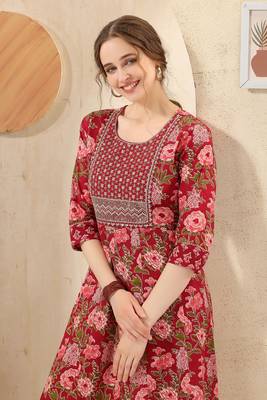 Maroon printed long kurti with sequins  3