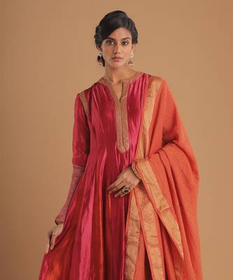 Dwarka gulal kurta set 2