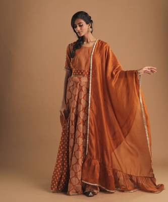 Lehenga With Pintuck Choli And Godet Skirt 1