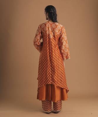 Angelic gerua kurta set 2