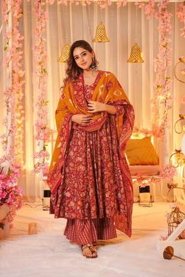 Maroon muslin fabric printed ceremonial girlie suit 3