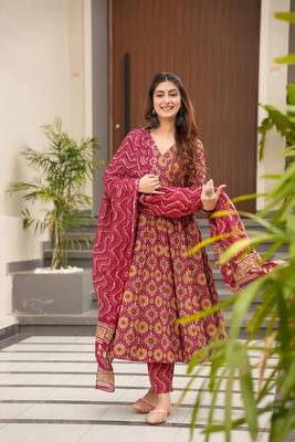 Burgundy muslin fabric printed ceremonial girlie suit 3
